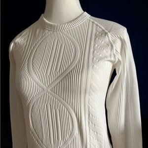 Sz6 Lululemon Rest Less Pullover
Heathered White